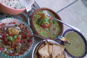 Guacamole Salsa Verde, Totopos, Salsa Mexicana...